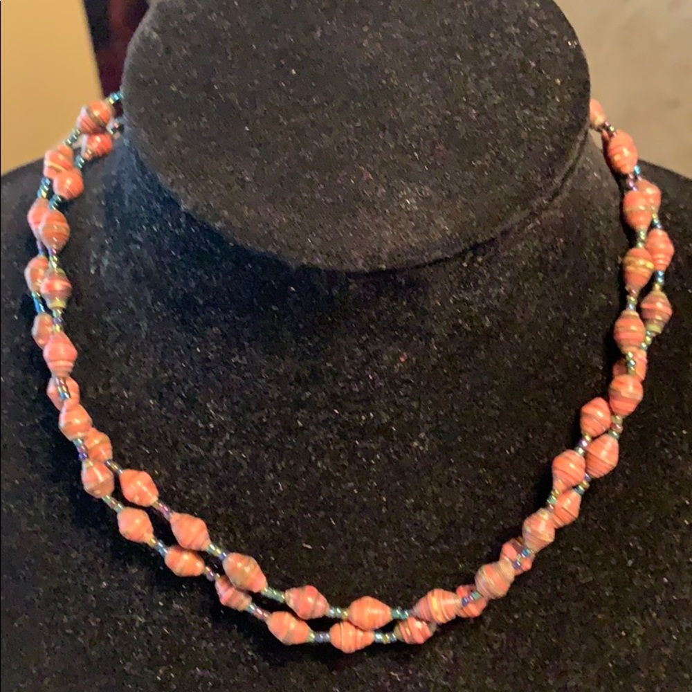 Choker w/ large brown beads & small blue beads
